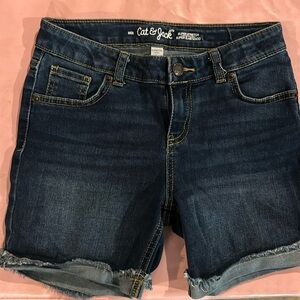 These are cat and jack kids shorts. They are super stretch and are size (10/12)